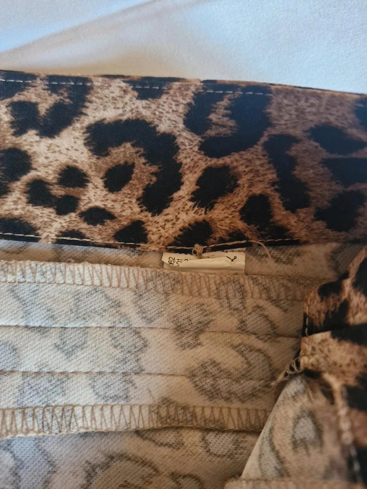 Pantalón Zara Basic con estampado de leopardo – Talla XS – Corte slim – photo 4